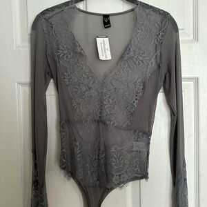 NWT Plunge Grey Lace Bodysuit - Size M Windsor